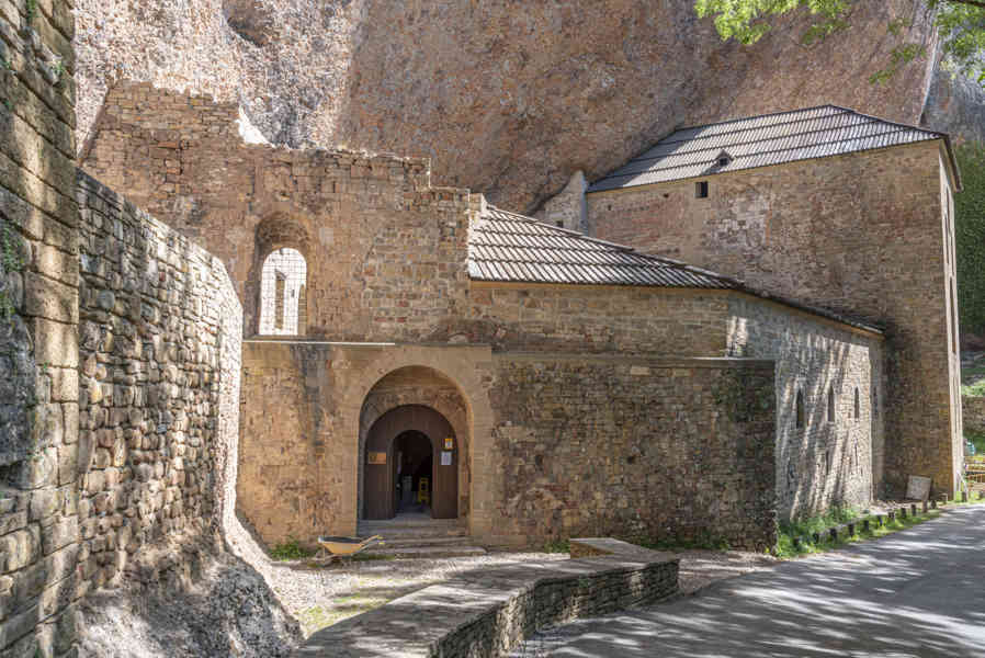 Huesca - real monasterio de San Juan de la Peña 01 .jpg